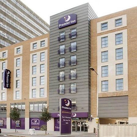 Premier Inn London Croydon Town Centre Exterior photo