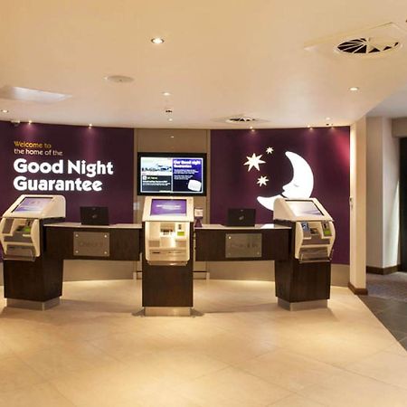 Premier Inn London Croydon Town Centre Exterior photo
