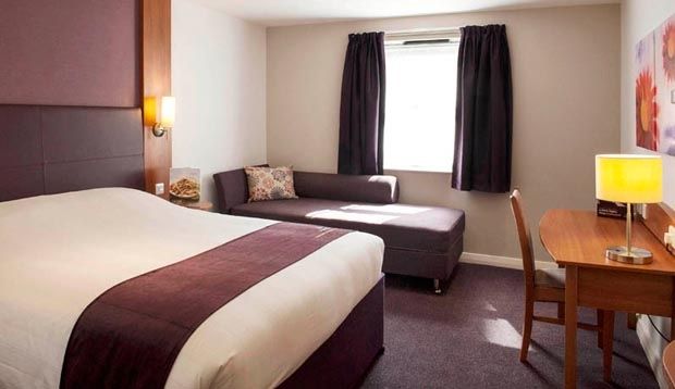 Premier Inn London Croydon Town Centre Exterior photo